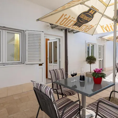 Ruza Apartamento Makarska