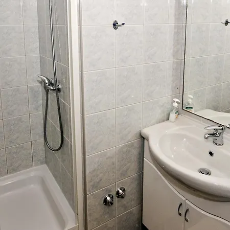 玫瑰别墅公寓 * 马卡尔斯卡