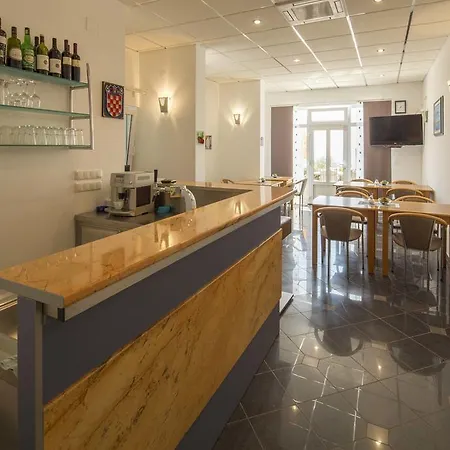 公寓 玫瑰别墅公寓 *